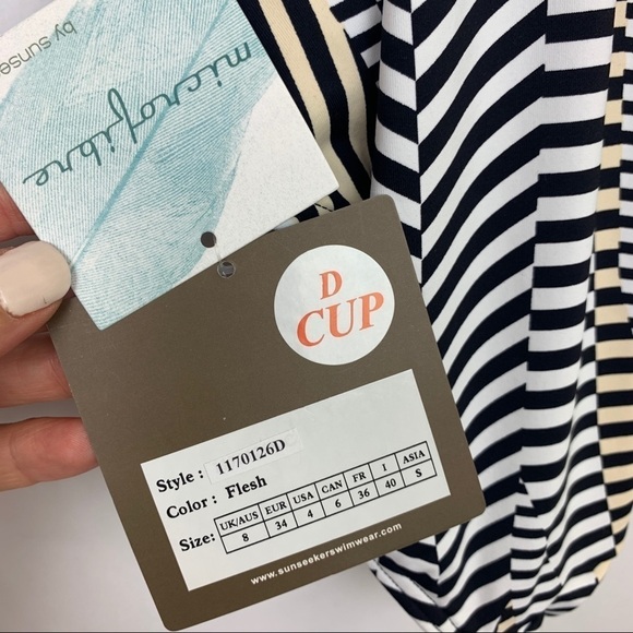 Sunseeker One Piece Striped Swimsuit Size 4D - NEW - Picture 2 of 4